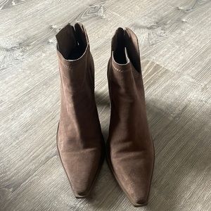Vince camuto wendall Suede Booties